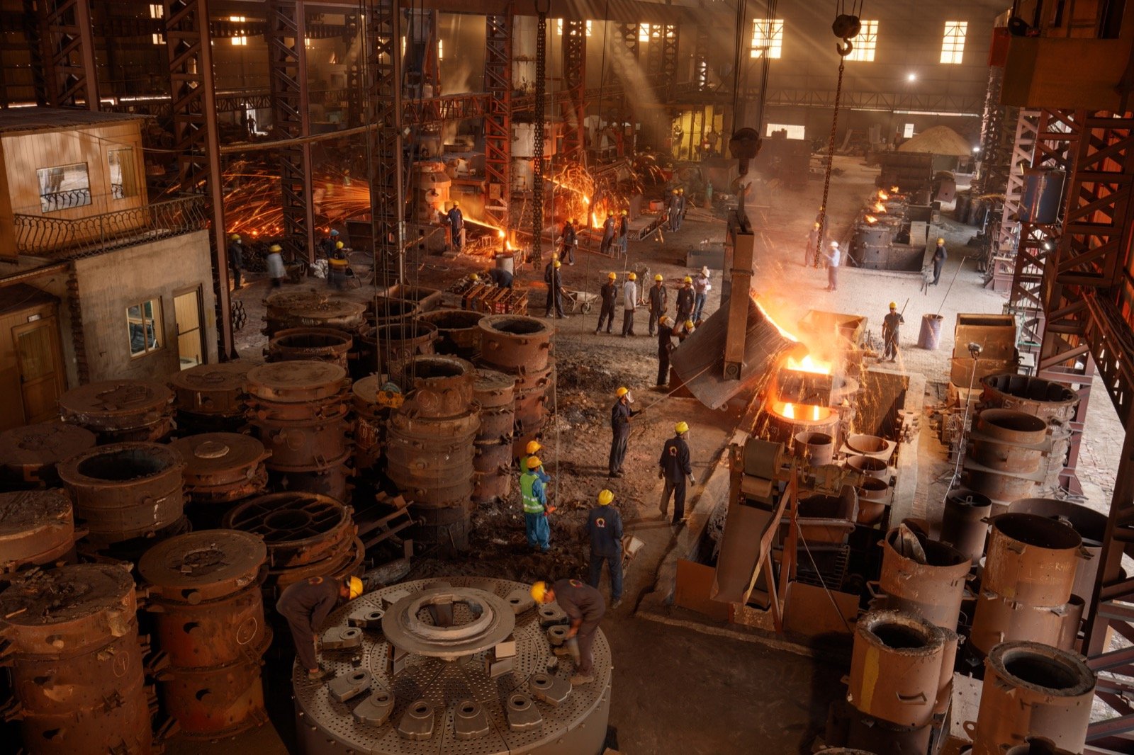 QCL foundry shop — cupola and induction melting